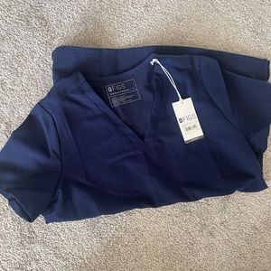 NWT figs Catarina top